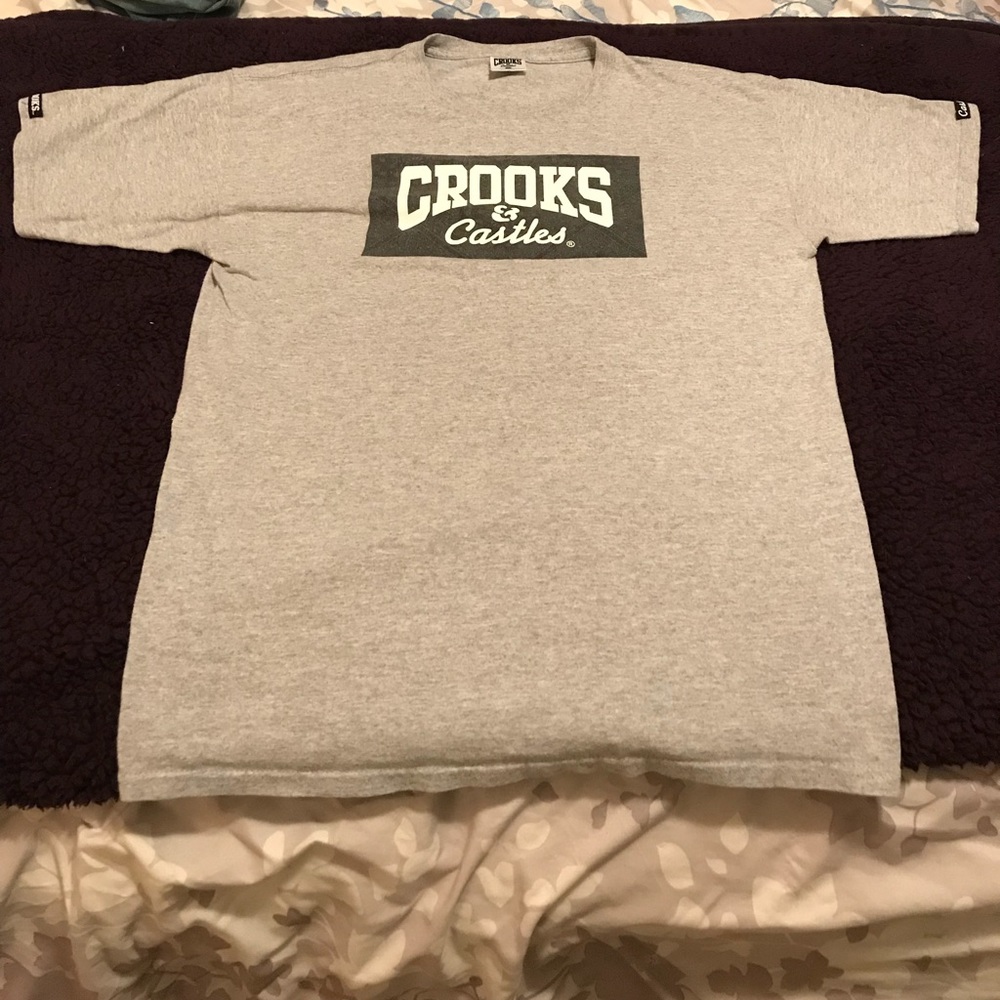 Popular crooks and castles grey tee shirt